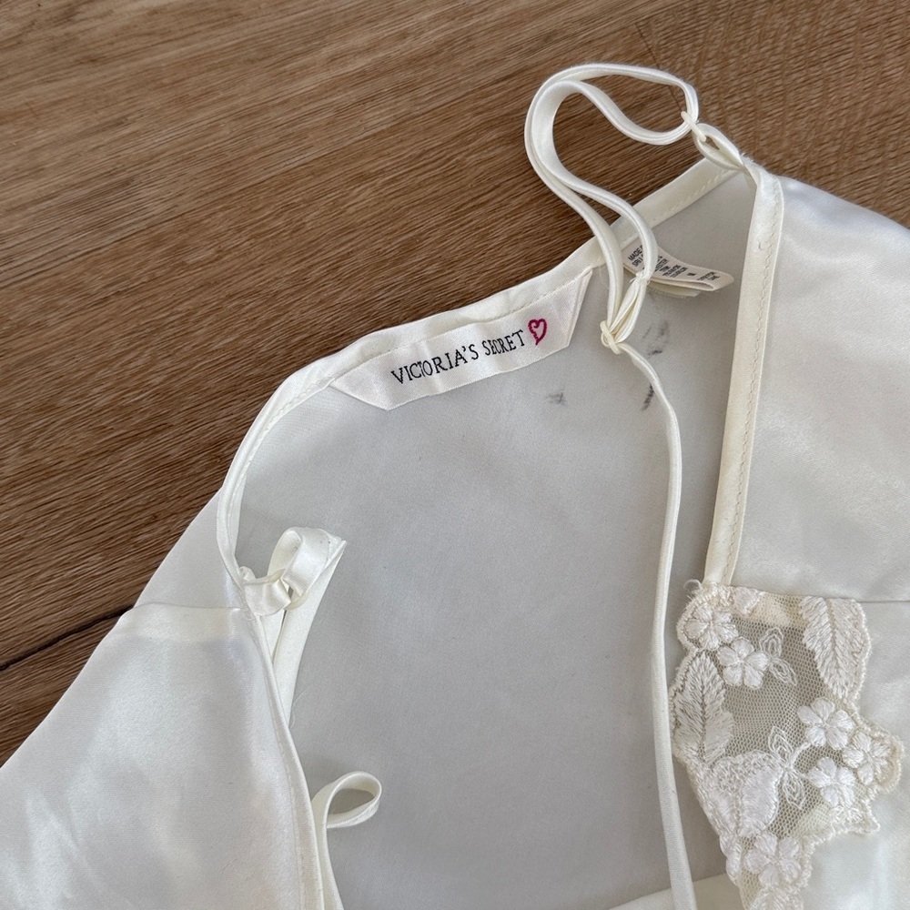 Victoria Secret Satin - Picture 5 of 6